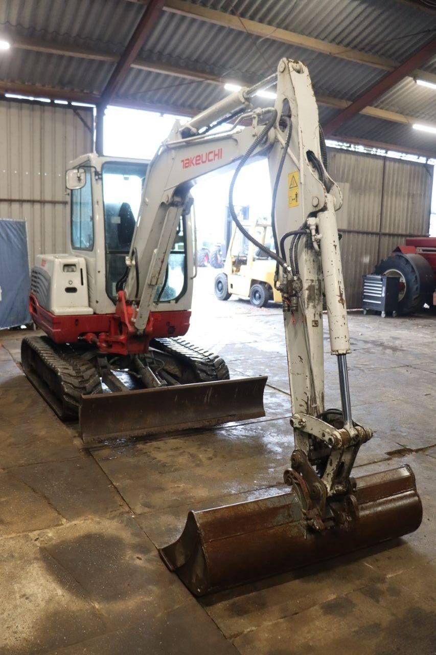 Kettenbagger of the type Takeuchi TB235, Gebrauchtmaschine in Antwerpen (Picture 8)