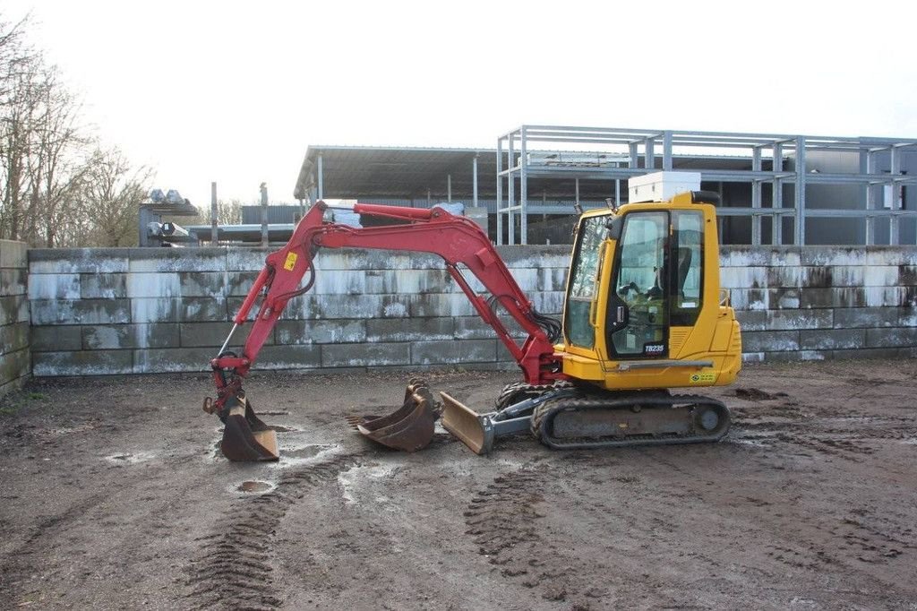 Kettenbagger of the type Takeuchi TB235, Gebrauchtmaschine in Antwerpen (Picture 1)