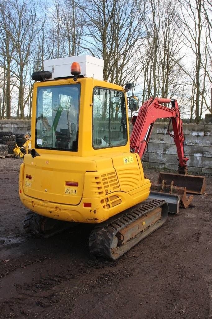 Kettenbagger типа Takeuchi TB235, Gebrauchtmaschine в Antwerpen (Фотография 5)