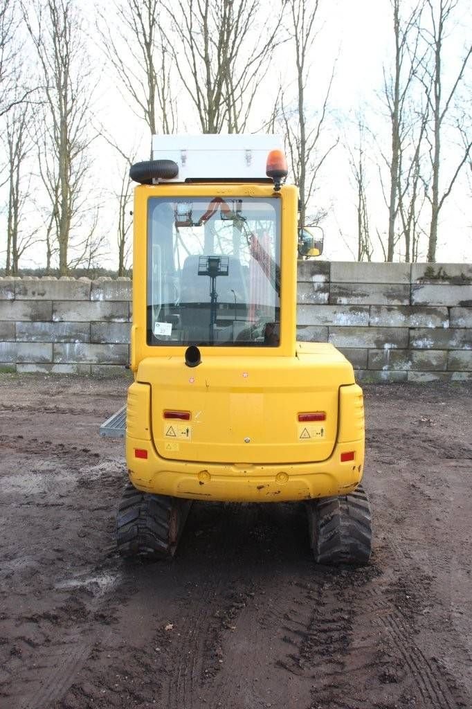 Kettenbagger типа Takeuchi TB235, Gebrauchtmaschine в Antwerpen (Фотография 4)