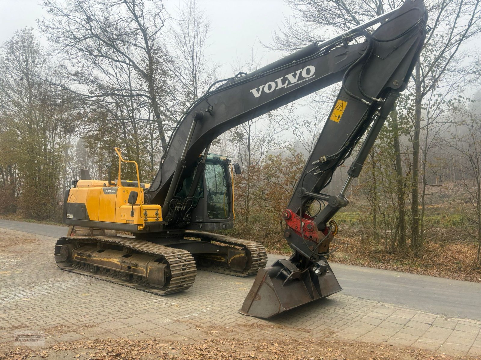 Kettenbagger des Typs Volvo EC 220 DL, Gebrauchtmaschine in Deutsch - Goritz (Bild 4)