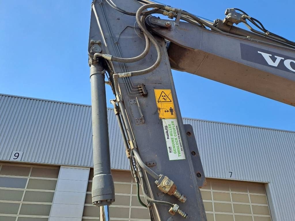 Kettenbagger a típus Volvo EC 220 EL, Gebrauchtmaschine ekkor: Stabroek (Kép 9)