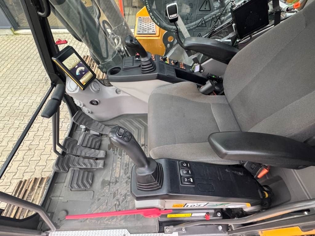 Kettenbagger tip Volvo EC 250 EL, Gebrauchtmaschine in Oud Gastel (Poză 9)