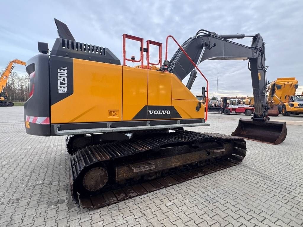 Kettenbagger tip Volvo EC 250 EL, Gebrauchtmaschine in Oud Gastel (Poză 4)
