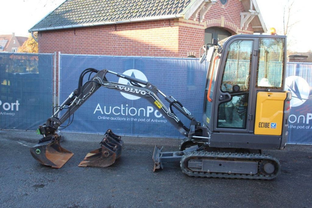 Kettenbagger a típus Volvo EC18E, Gebrauchtmaschine ekkor: Antwerpen (Kép 2)