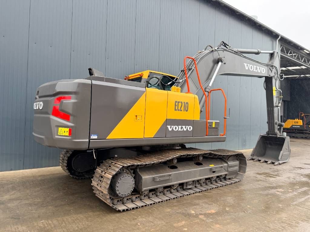 Kettenbagger van het type Volvo EC210, Gebrauchtmaschine in Venlo (Foto 3)