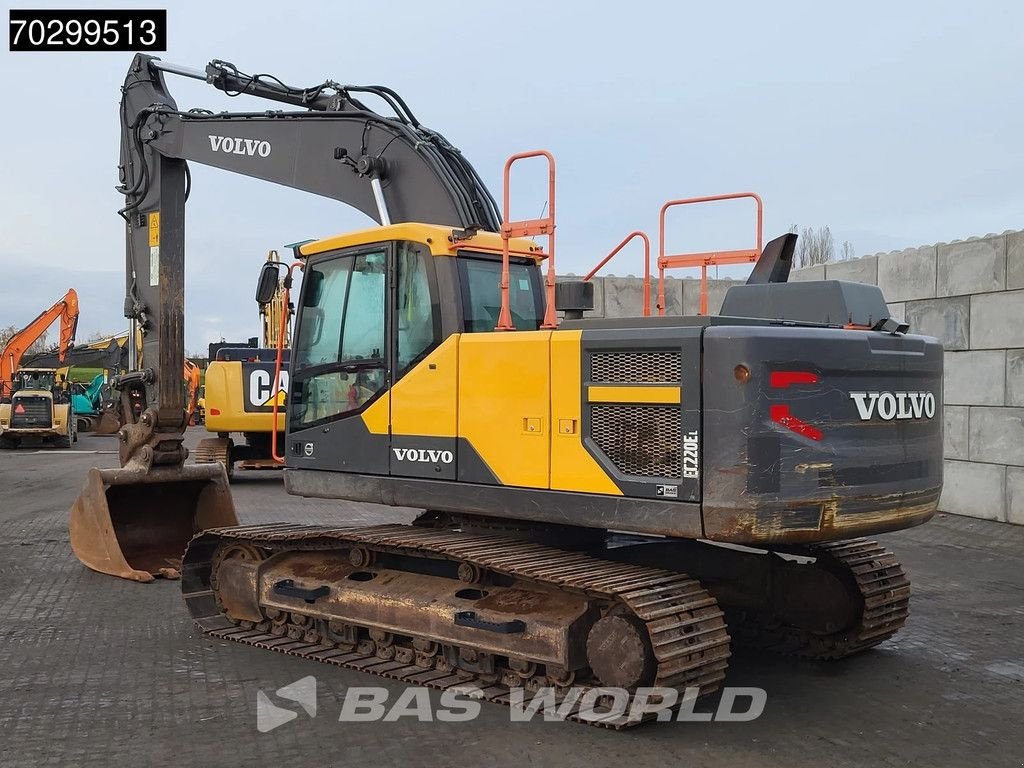 Kettenbagger des Typs Volvo EC220 E L, Gebrauchtmaschine in Veghel (Bild 2)