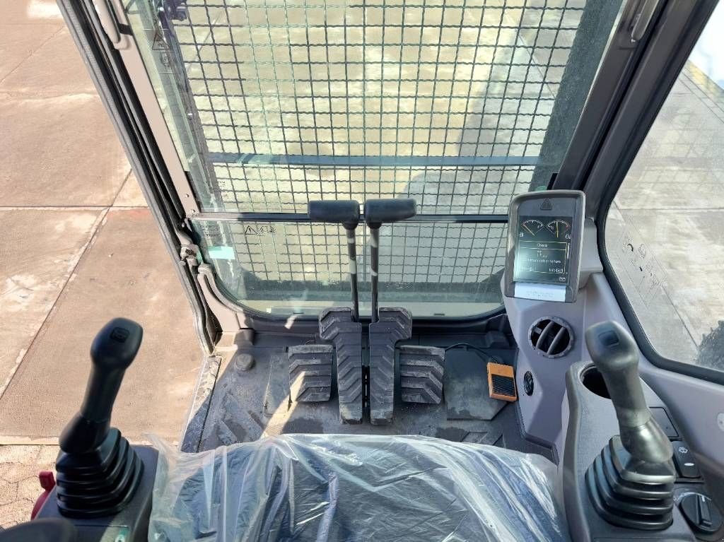 Kettenbagger от тип Volvo EC220D + Maxx 2000 Hammer New / Unused / 2025 Mode, Gebrauchtmaschine в Veldhoven (Снимка 9)