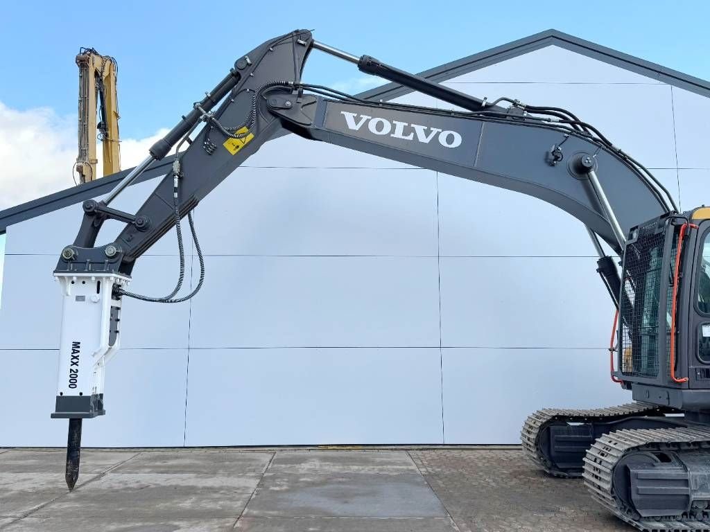 Kettenbagger от тип Volvo EC220D + Maxx 2000 Hammer New / Unused / 2025 Mode, Gebrauchtmaschine в Veldhoven (Снимка 10)