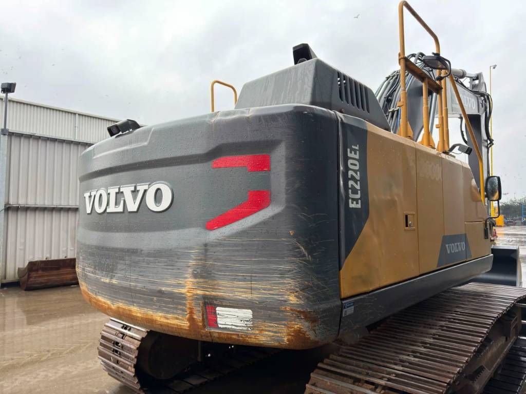 Kettenbagger от тип Volvo EC220E L, Gebrauchtmaschine в Venlo (Снимка 11)
