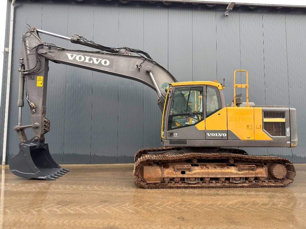 Kettenbagger of the type Volvo EC220E L, Gebrauchtmaschine in Venlo (Picture 2)