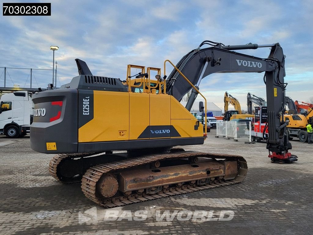 Kettenbagger typu Volvo EC250 E L Tiltrotator, Gebrauchtmaschine v Veghel (Obrázek 5)
