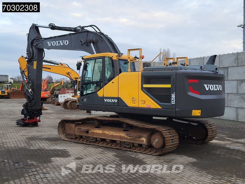 Kettenbagger typu Volvo EC250 E L Tiltrotator, Gebrauchtmaschine v Veghel (Obrázek 2)