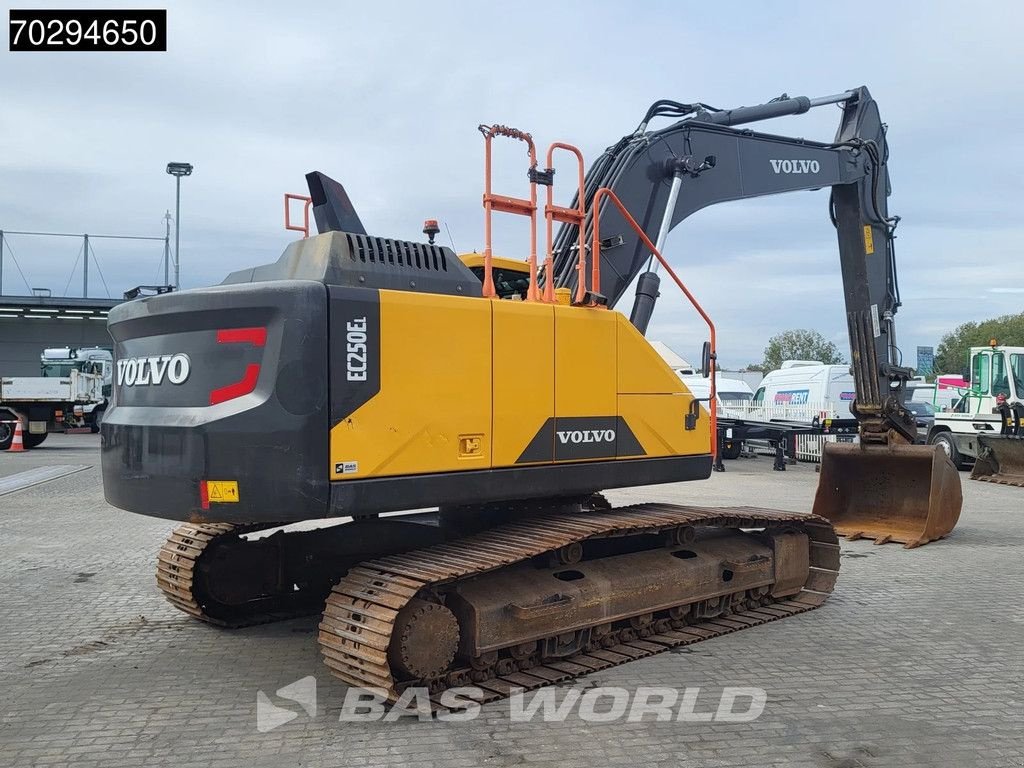 Kettenbagger typu Volvo EC250 E L, Gebrauchtmaschine v Veghel (Obrázek 5)