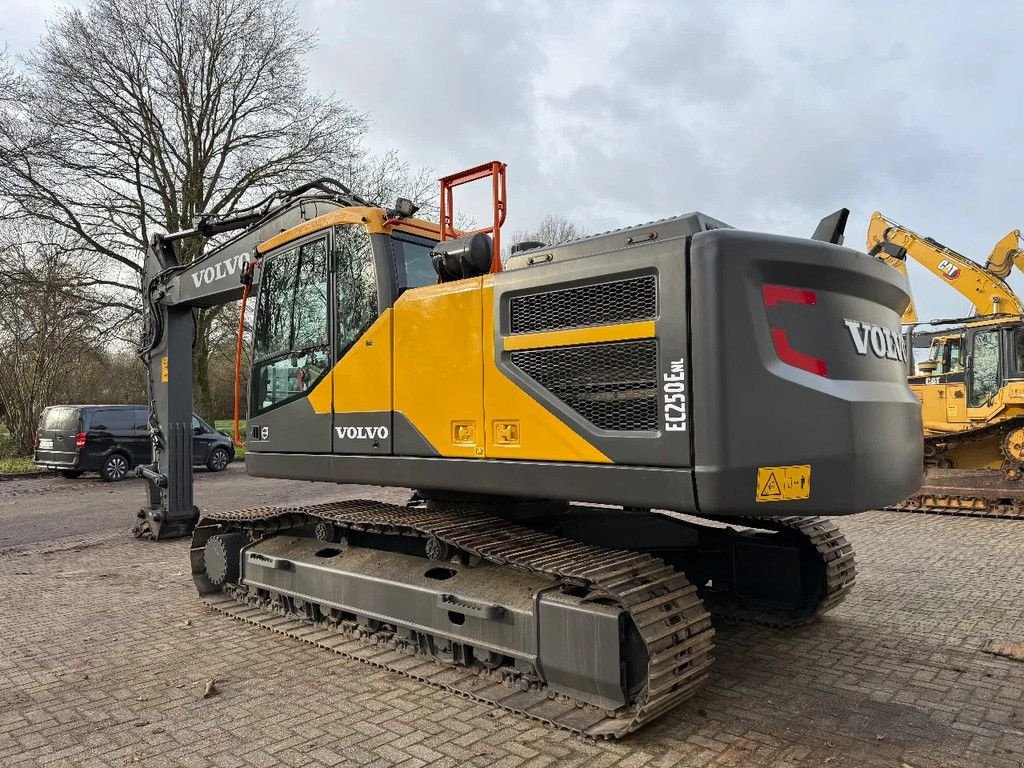 Kettenbagger des Typs Volvo EC250E, Gebrauchtmaschine in Doetinchem (Bild 3)