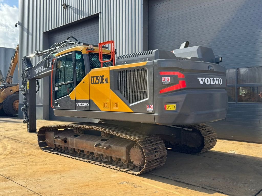 Kettenbagger of the type Volvo EC250ENL, Gebrauchtmaschine in Velddriel (Picture 3)