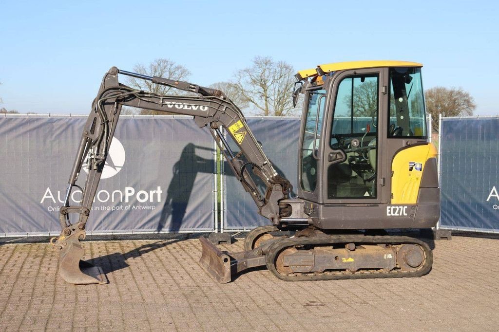 Kettenbagger des Typs Volvo EC27C, Gebrauchtmaschine in Antwerpen (Bild 1)
