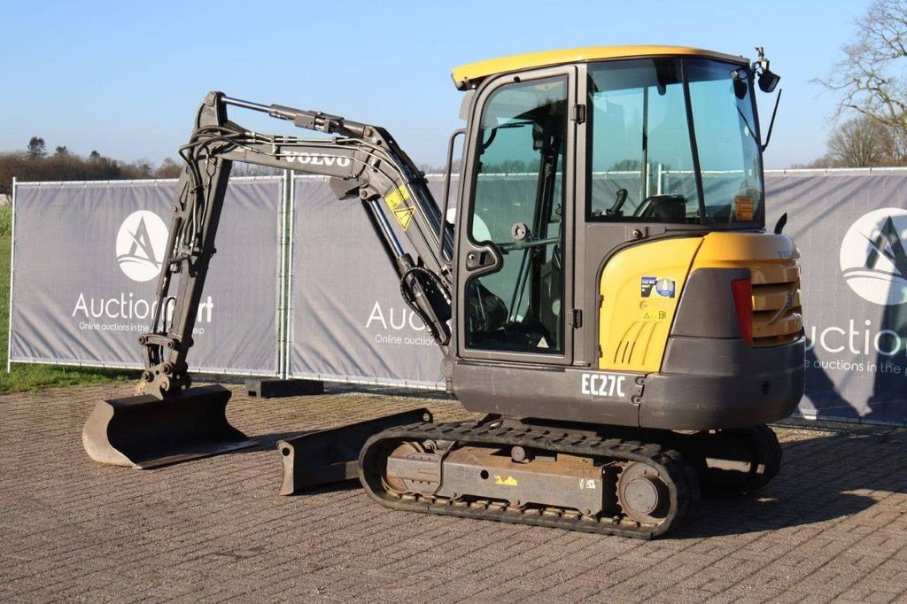 Kettenbagger des Typs Volvo EC27C, Gebrauchtmaschine in Antwerpen (Bild 3)