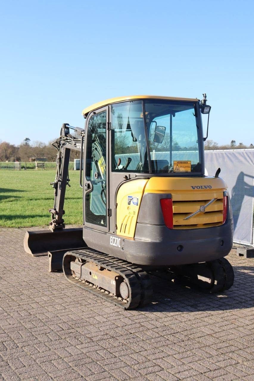 Kettenbagger des Typs Volvo EC27C, Gebrauchtmaschine in Antwerpen (Bild 4)