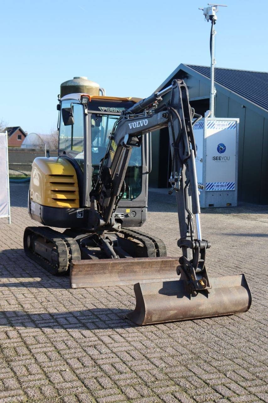 Kettenbagger des Typs Volvo EC27C, Gebrauchtmaschine in Antwerpen (Bild 8)