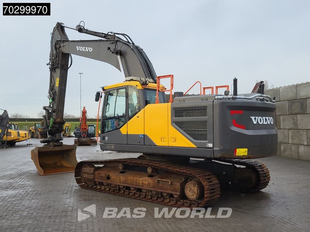 Kettenbagger des Typs Volvo EC300 E L Tiltrotator - 2 Buckets, Gebrauchtmaschine in Veghel (Bild 3)
