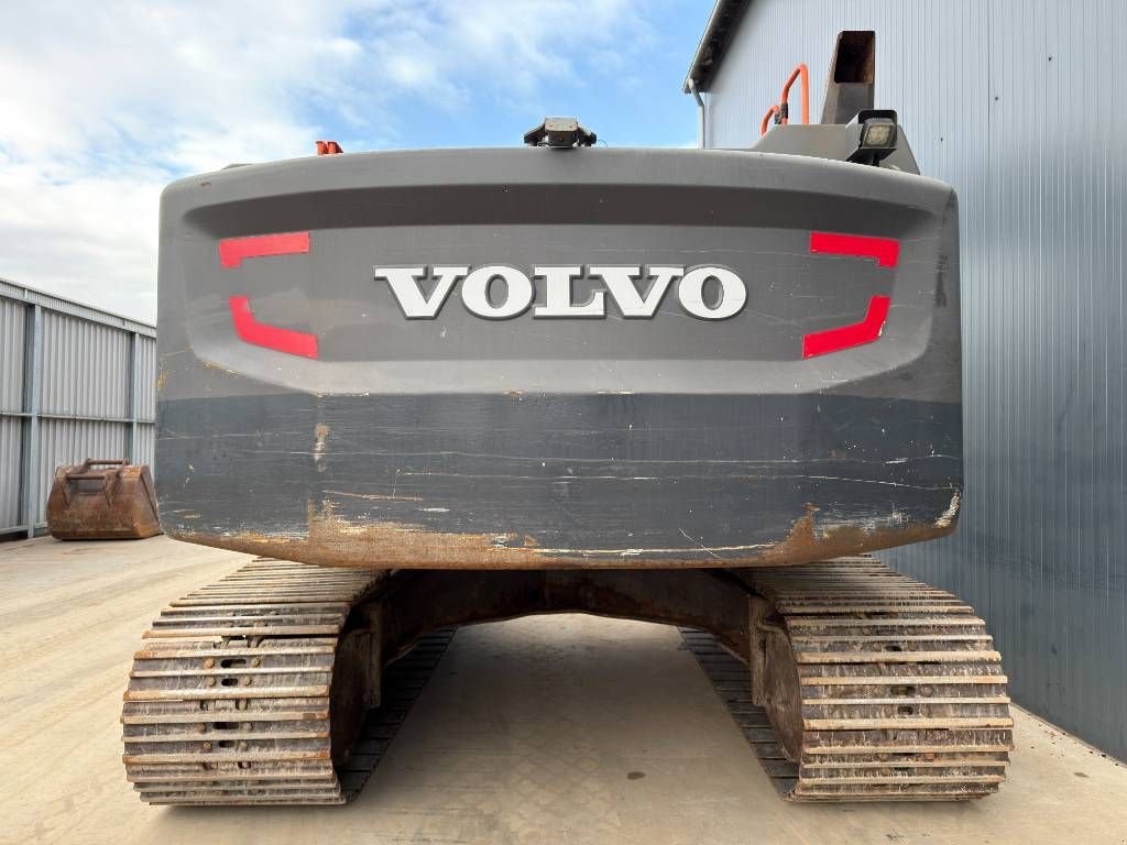 Kettenbagger от тип Volvo EC300E L, Gebrauchtmaschine в Venlo (Снимка 4)
