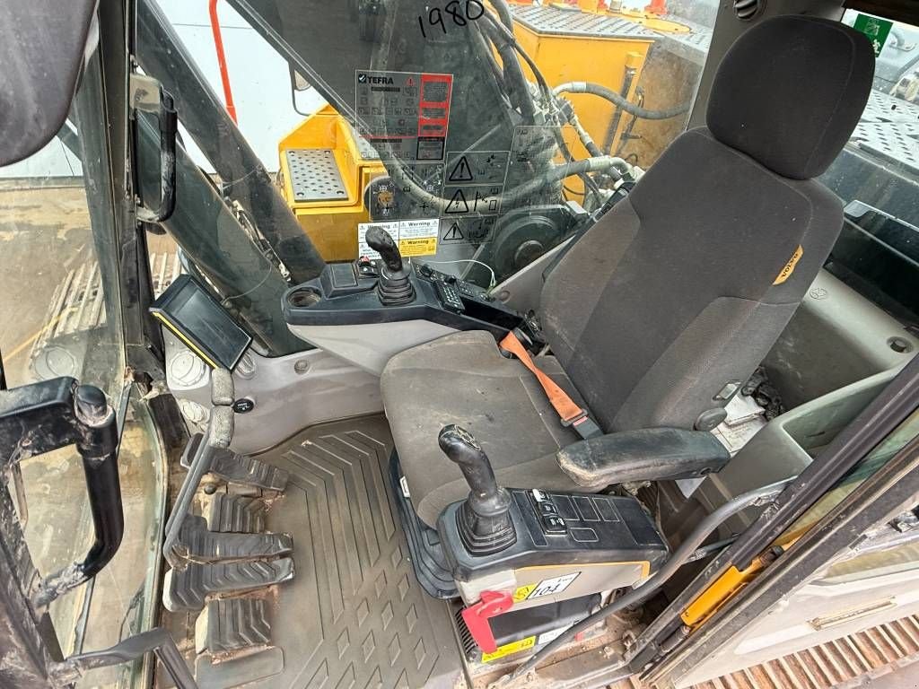 Kettenbagger типа Volvo EC300EL - Hammer Lines / Quick Coupler / Camera, Gebrauchtmaschine в Veldhoven (Фотография 9)