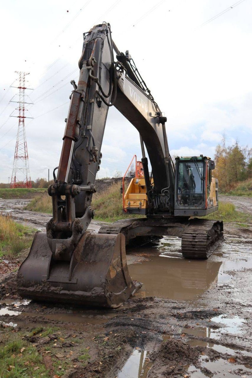 Kettenbagger a típus Volvo EC300EL, Gebrauchtmaschine ekkor: Antwerpen (Kép 11)