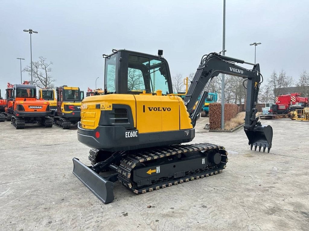 Kettenbagger typu Volvo EC60C, Gebrauchtmaschine v Antwerpen (Obrázek 4)