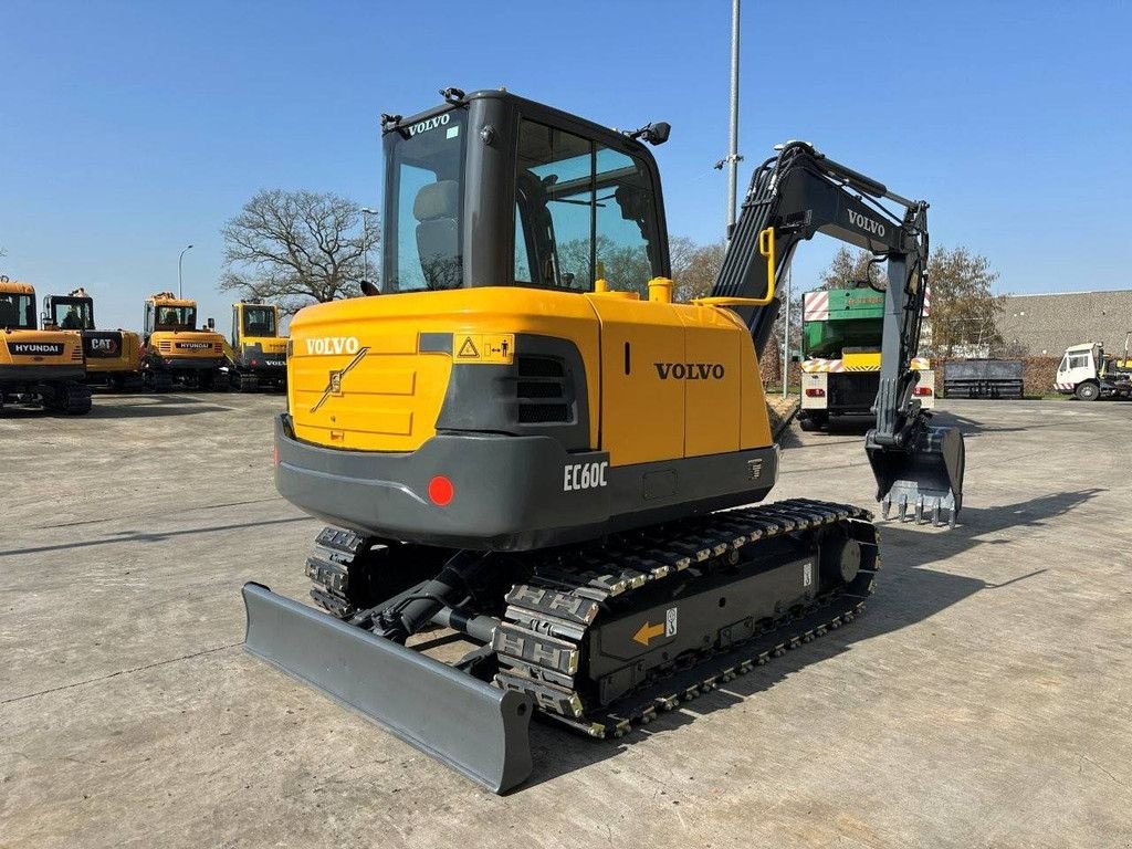 Kettenbagger van het type Volvo EC60C, Gebrauchtmaschine in Antwerpen (Foto 4)