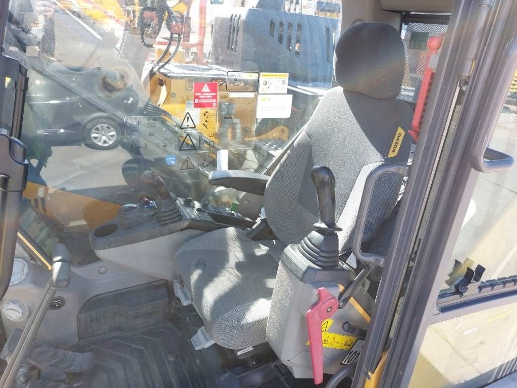 Kettenbagger του τύπου Volvo ECR 235 EL, Gebrauchtmaschine σε Stabroek (Φωτογραφία 8)