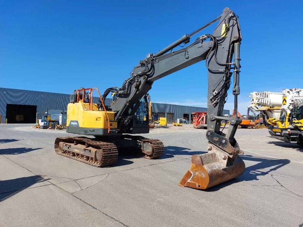 Kettenbagger типа Volvo ECR 235 EL, Gebrauchtmaschine в Stabroek (Фотография 3)