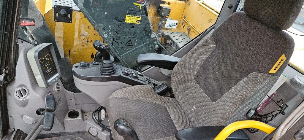 Kettenbagger typu Volvo ECR 235, Gebrauchtmaschine v Scharsterbrug (Obrázok 3)