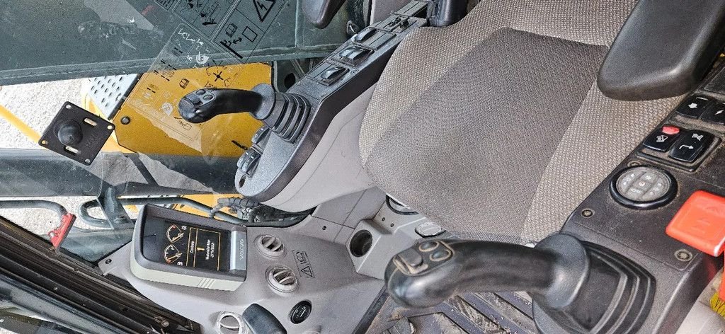 Kettenbagger des Typs Volvo ECR 235, Gebrauchtmaschine in Scharsterbrug (Bild 4)