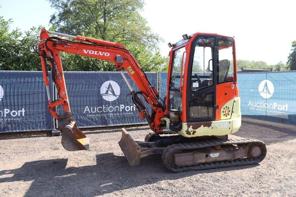 Kettenbagger of the type Volvo ECR38, Gebrauchtmaschine in Antwerpen (Picture 1)