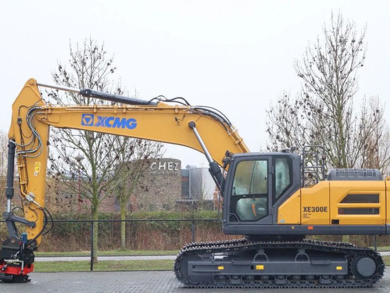 Kettenbagger of the type XCMG XE300E ROTOTILT R8 CE CUMMINS STAGE V EC300 SY305 33, Gebrauchtmaschine in Marknesse (Picture 1)