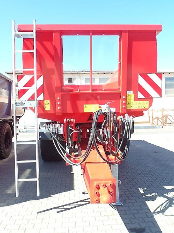 Kipper of the type Annaburger HTS 20 G.12, Neumaschine in Annaburg (Picture 1)