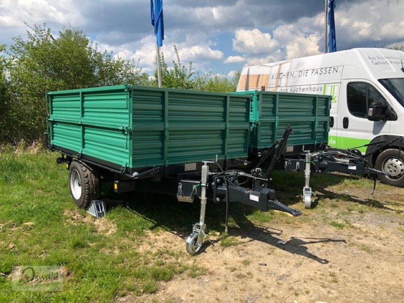 Kipper des Typs Bicchi BRT 225, Neumaschine in Regen (Bild 1)