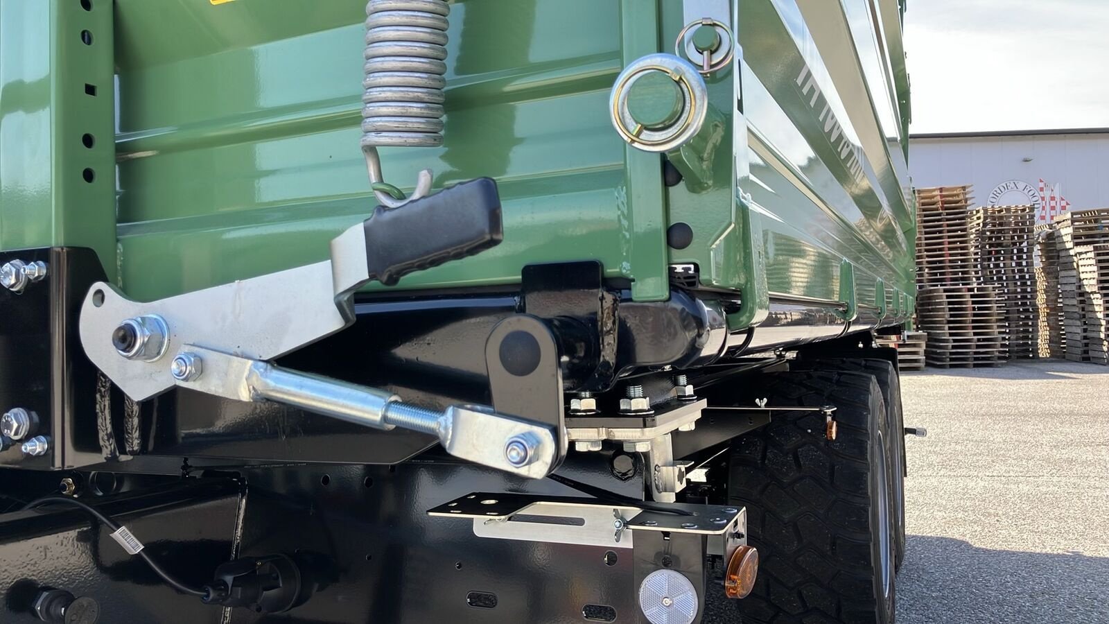 Kipper des Typs Brantner TA 16045/2 XXL, Neumaschine in Zwettl (Bild 12)