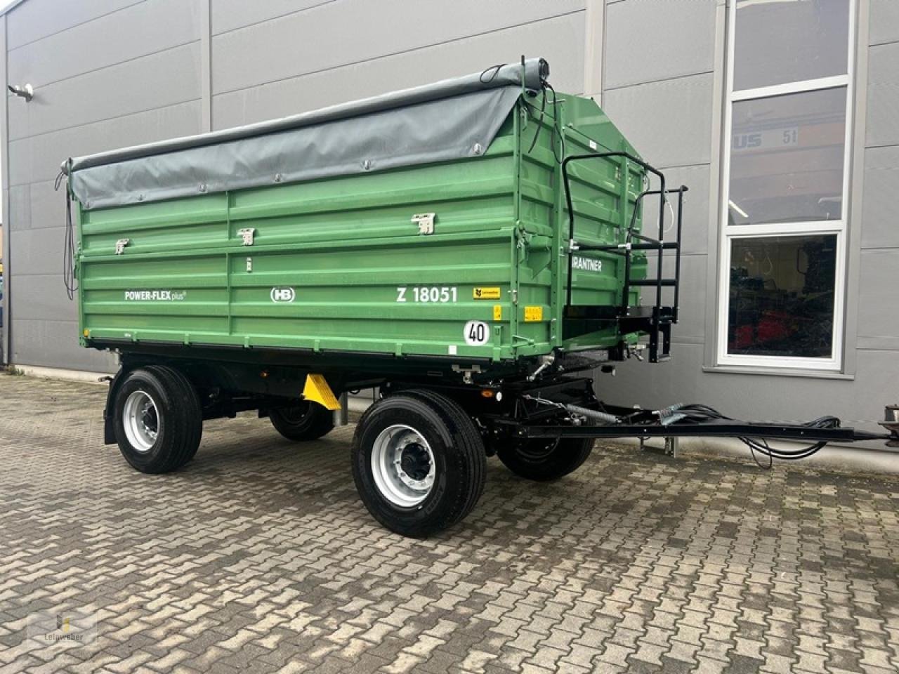 Kipper of the type Brantner Z 18051/2 XXL, Neumaschine in Neuhof - Dorfborn (Picture 1)