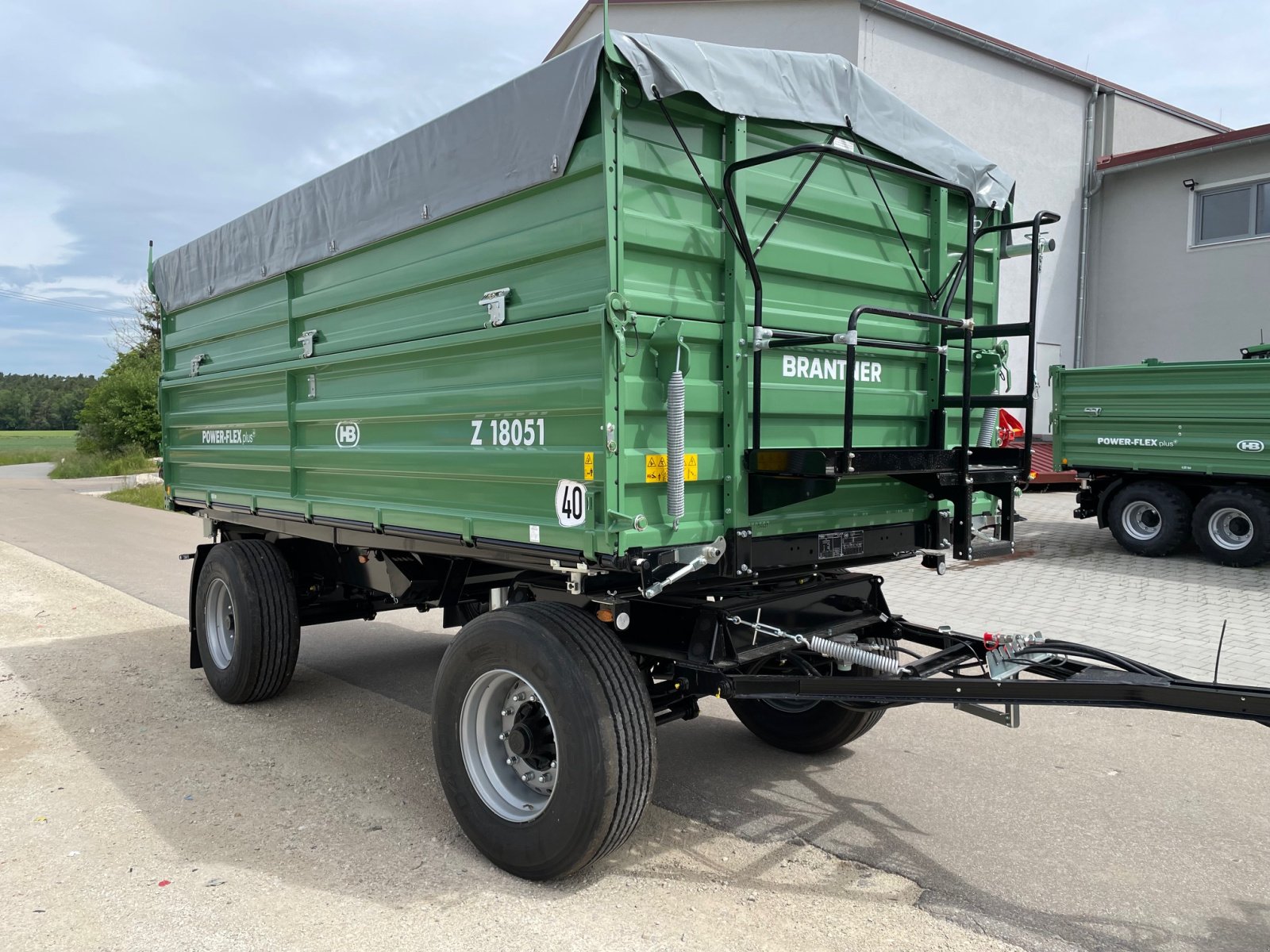 Kipper des Typs Brantner Z 18051, Neumaschine in Burglengenfeld (Bild 2)