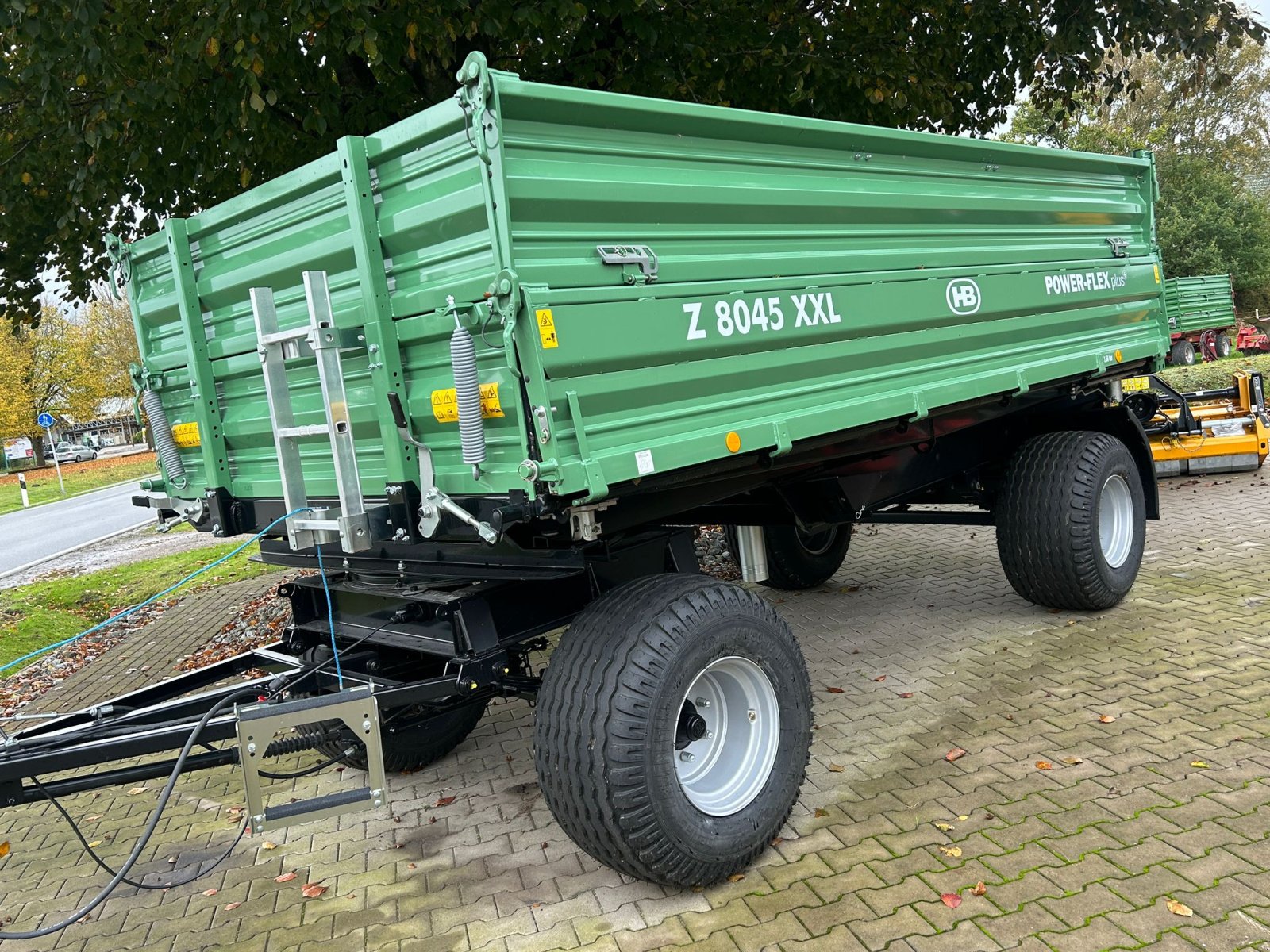 Kipper of the type Brantner Z 8045 XXL, Neumaschine in Esens (Picture 1)