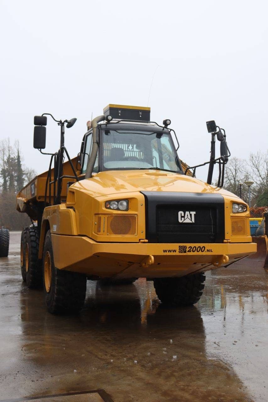 Kipper от тип Caterpillar 725C2, Gebrauchtmaschine в Antwerpen (Снимка 8)