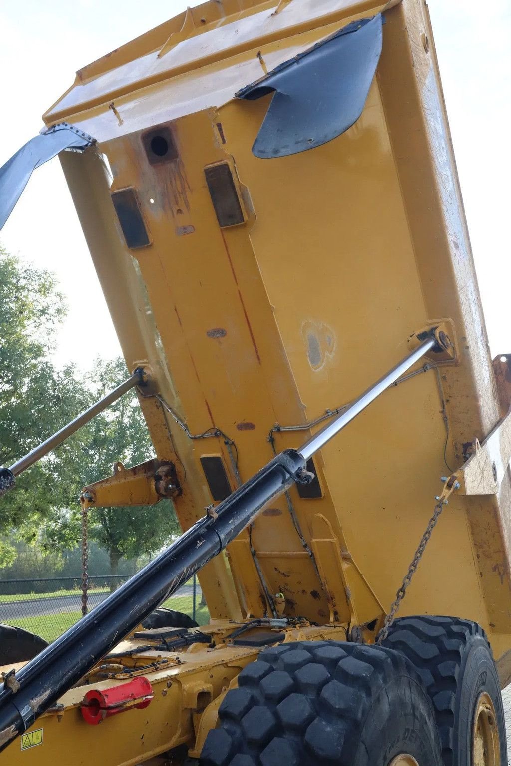 Kipper des Typs Caterpillar 730 04A TAILGATE LOW HOURS, Gebrauchtmaschine in Marknesse (Bild 11)