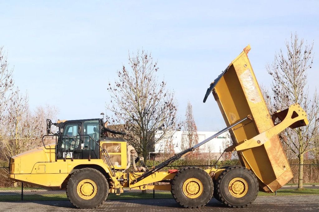 Kipper tipa Caterpillar 730 04A TAILGATE LOW HOURS, Gebrauchtmaschine u Marknesse (Slika 1)