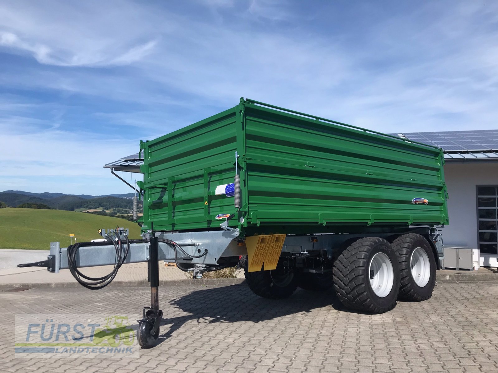 Kipper of the type Demmler TDK 140 L, Neumaschine in Perlesreut (Picture 1)