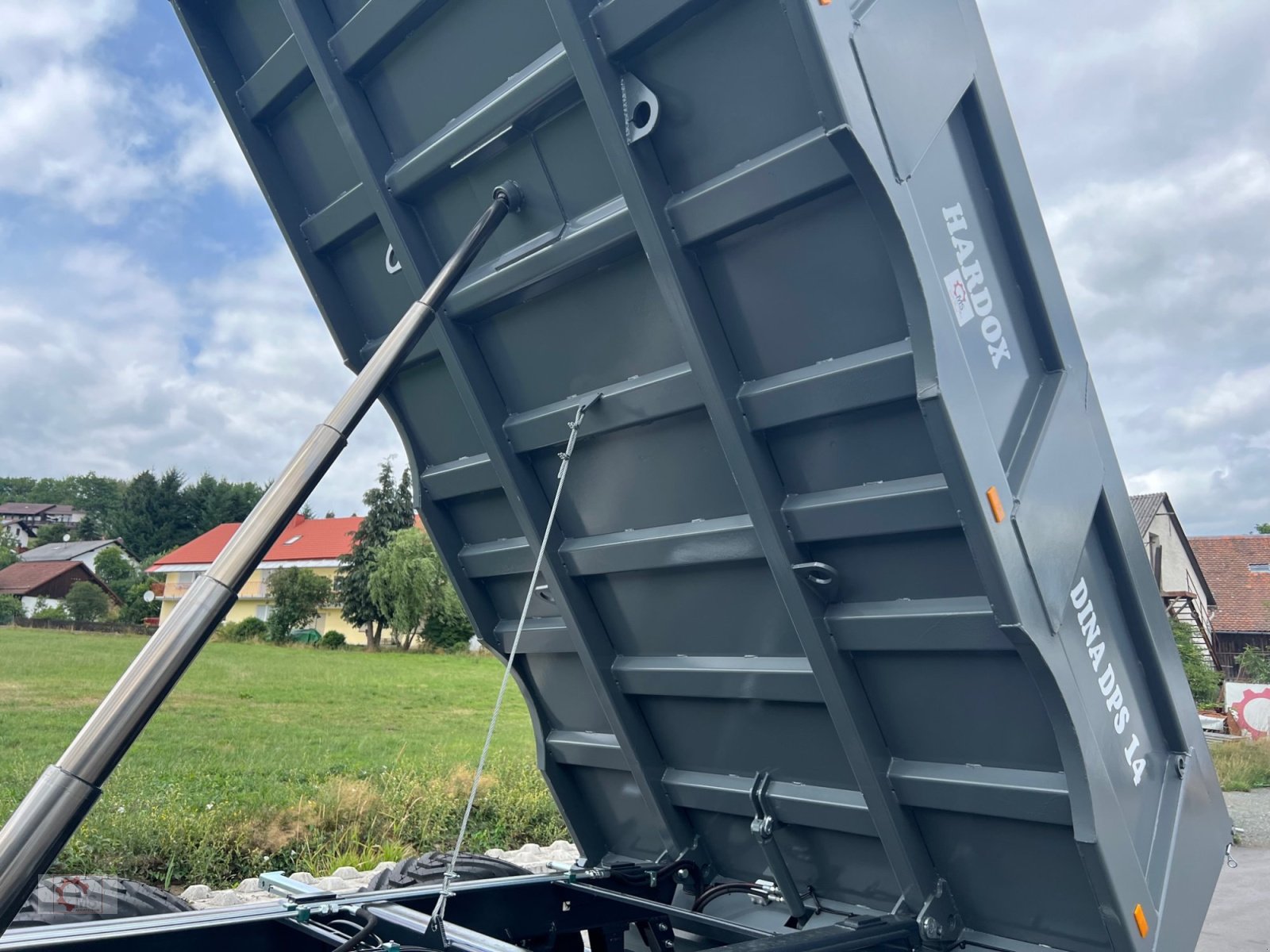 Kipper del tipo Dinapolis DPS-14 Bauschuttmulde Muldenkipper Schotterklappe, Neumaschine en Tiefenbach (Imagen 7)