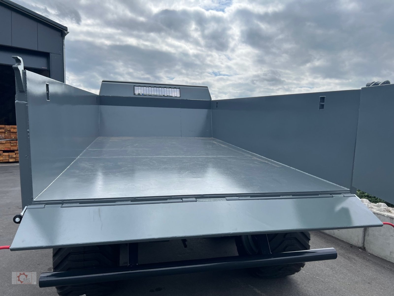 Kipper del tipo Dinapolis DPS-14 Bauschuttmulde Muldenkipper Schotterklappe, Neumaschine en Tiefenbach (Imagen 11)