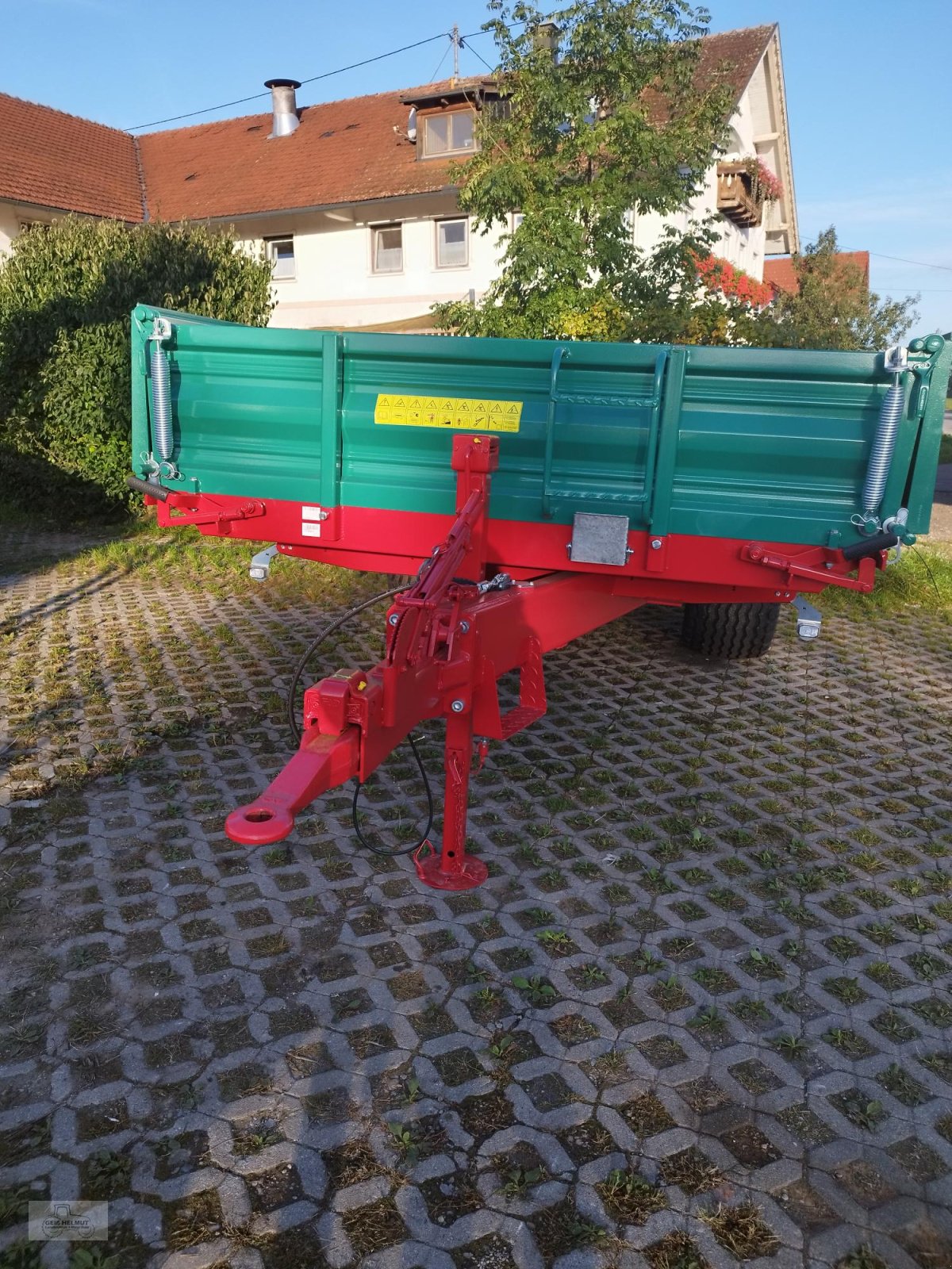 Kipper des Typs Farmtech EDK 800, Neumaschine in Altusried (Bild 3)