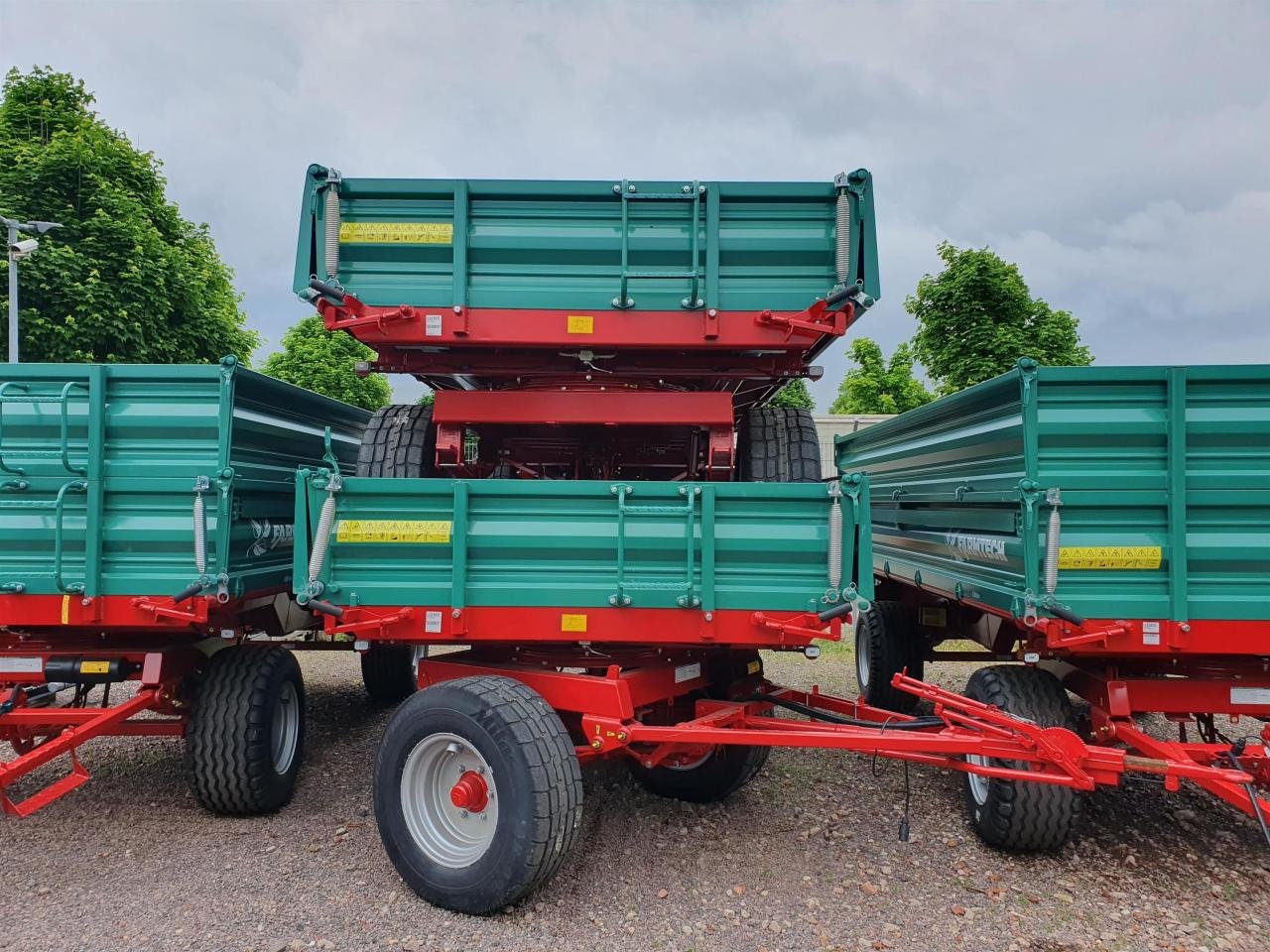 Kipper of the type Farmtech ZDK 800, Neumaschine in Niederkirchen (Picture 1)